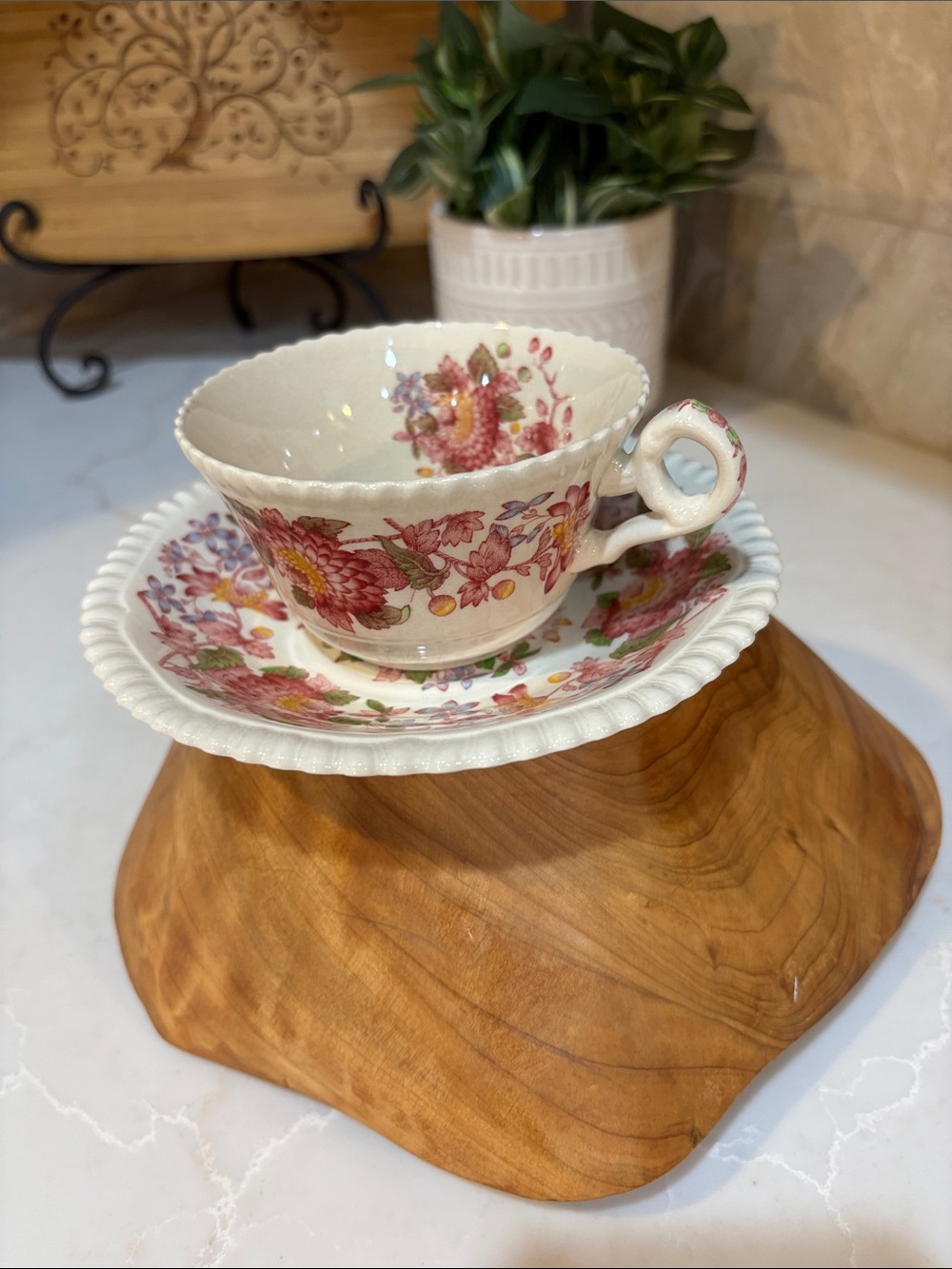 Copeland Spode Spode's Aster Red Gadroon Porcelain Teacup and Saucer Set